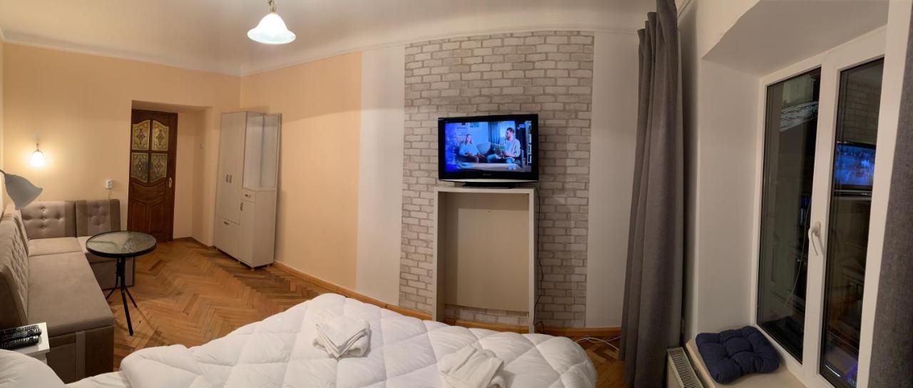 Mary Apartment Lviv Ngoại thất bức ảnh